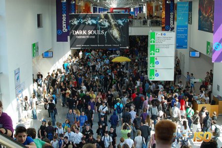 Фото-обзор первых дней выставки Gamescom 2011
